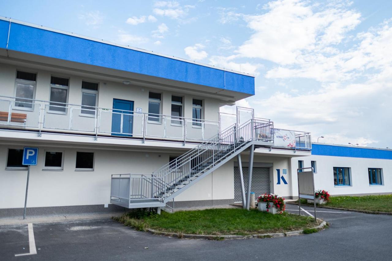 Ubytovna A Cykloubytovna Koupaliste Kadan Exterior photo